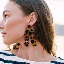 Load image into Gallery viewer, Brown Black Spotted Tortoise Mobile Earrings