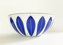 Load image into Gallery viewer, Cathrine Holm MCM Large White & Blue Lotus Mixing Bowl 11"