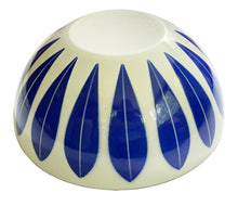 Load image into Gallery viewer, Cathrine Holm MCM Large White & Blue Lotus Mixing Bowl 11"