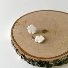 Load image into Gallery viewer, Flower Studs in White
