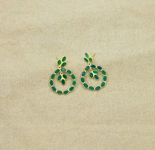 Load image into Gallery viewer, Green Onyx Faceted Wreath Earrings
