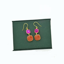 Load image into Gallery viewer, Faceted Pink Fuchsia &amp; Carenlian Drop Earrings
