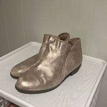 Load image into Gallery viewer, Gold Metallic Booties - 11W
