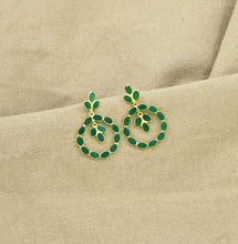 Load image into Gallery viewer, Green Onyx Faceted Wreath Earrings
