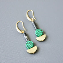 Load image into Gallery viewer, JLTE19 malachite and black earrings
