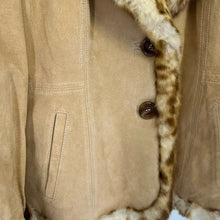 Load image into Gallery viewer, Guess Vintage Tan Suede and Faux Fur Leopoad Lined Jacket  - Small
