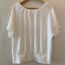Load image into Gallery viewer, NWT Trina Turk White Newport Top - XL
