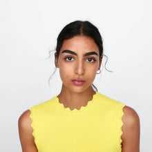 Load image into Gallery viewer, Zara Yellow Scalloped Edge Knit Crop Top - Medium
