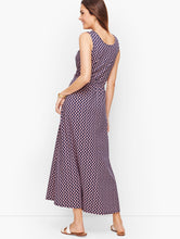 Load image into Gallery viewer, Talbots Jersey Daisy Print Maxi Dress- M
