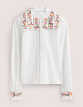 Load image into Gallery viewer, Boden White Embroidered Jersey Shirt- 16
