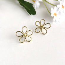 Load image into Gallery viewer, Matte Gold Wire Flower Studs
