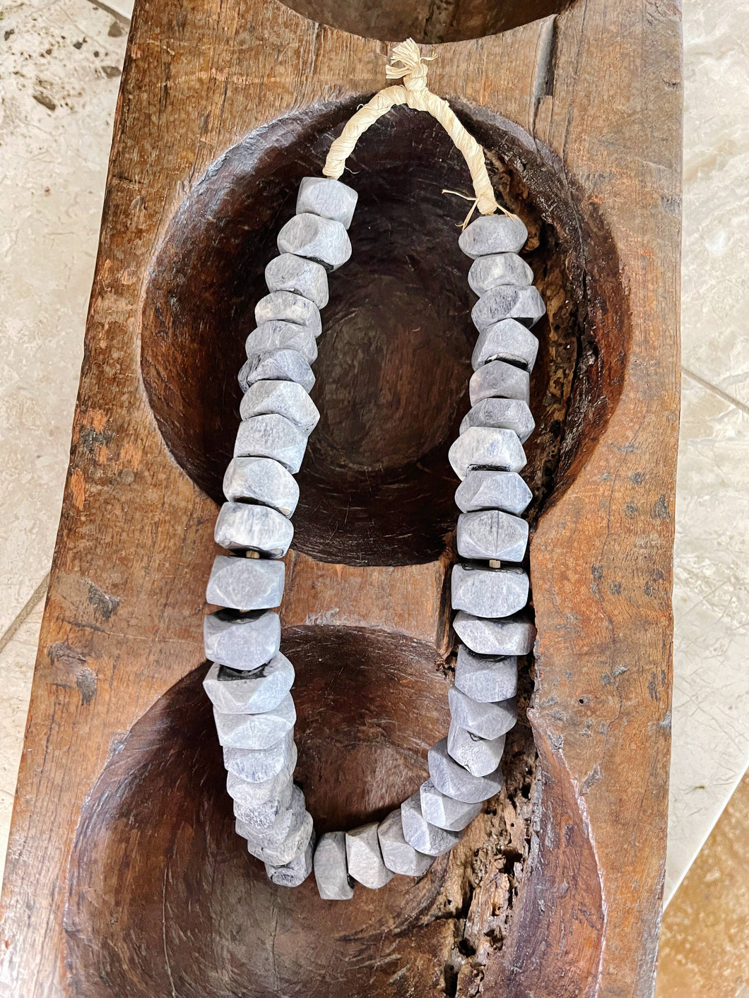 Hand-Carved Bone Beads - Decor - Gray color - Kenya, Africa