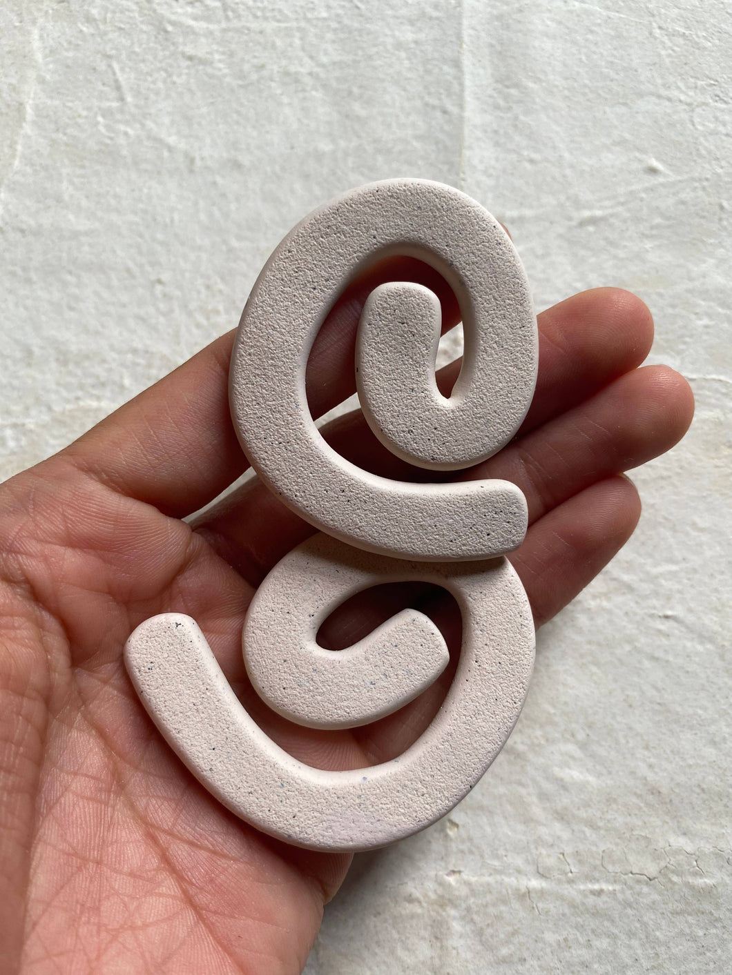 Textured Swirls On Post - Ivory