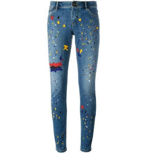 Load image into Gallery viewer, Alice + Olivia Splatter Skinny Jeans - 25
