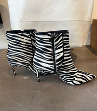Load image into Gallery viewer, Schultz Calfhair Zebra Helled Booties - 9.5
