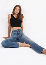 Load image into Gallery viewer, Sustainable Hight Rise Straight Crop Jeans
