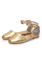 Load image into Gallery viewer, Gold Scalloped Ballet Flats
