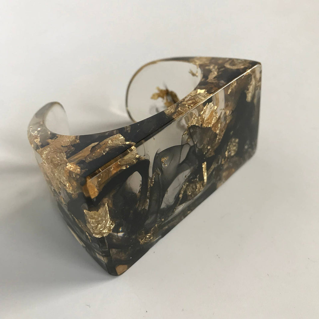 Eco-Resin Plaque Cuff Ne Ne Bracelet Black + Gold