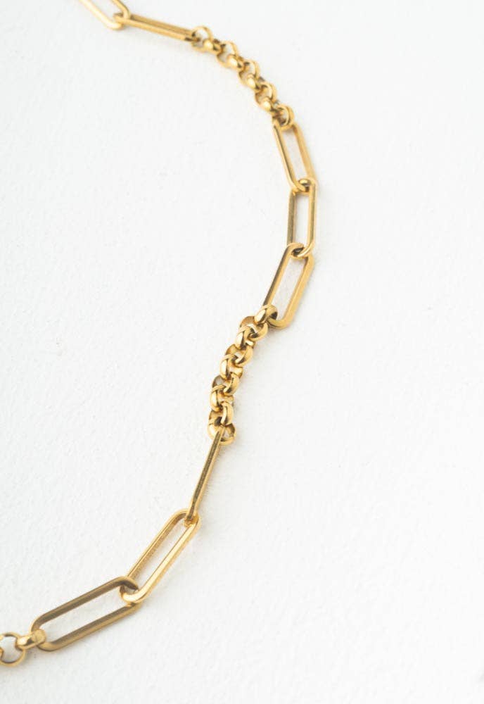 Effortless Gold Paper Clip Chain