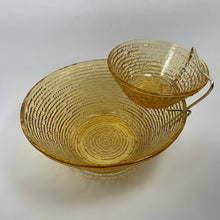 Load image into Gallery viewer, Vintage Anchor Hocking Soreno Chip and Dip Set - Honey Gold
