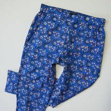 Load image into Gallery viewer, J. Crew Blue Floral Pants - 8
