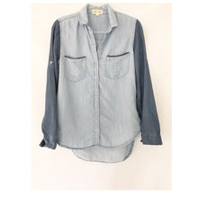 Load image into Gallery viewer, Cloth &amp; Stone 2 Tone Denim Shirt - Small
