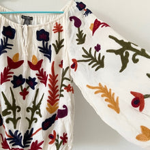 Load image into Gallery viewer, Chelsea &amp; Theodore Embroidered Top - Medium
