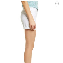Load image into Gallery viewer, Wit &amp; Wisdom White Jean Shorts - Size 4
