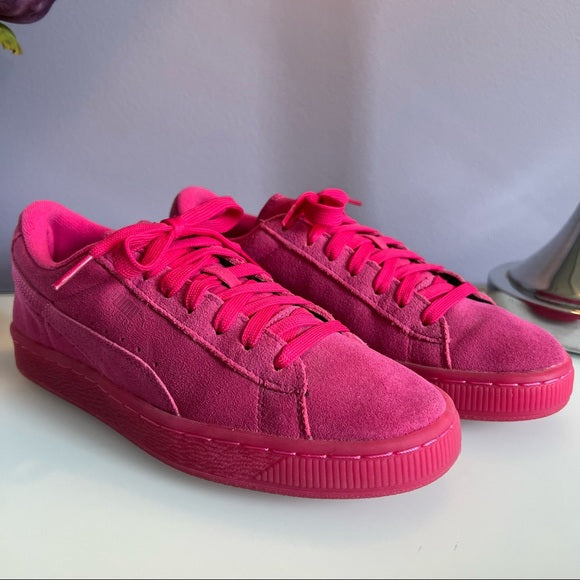 Hot Pink Pumas - 8.5
