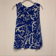 Load image into Gallery viewer, Maeve Blue &amp; Whiter Bird Print Tank - Size Small
