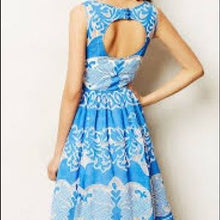 Load image into Gallery viewer, Plenty by Trace Reese Blue &amp; White Tea Dress - Size 6
